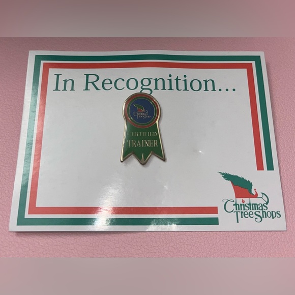 🌺Christmas Tree Shops Certified Trainer Pin - Picture 3 of 5